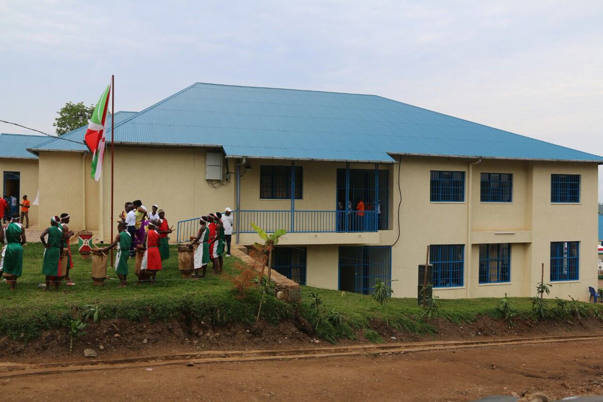 Burundi : Inauguration du Centre Vocationnel - Peder Wallenberg - de Kanyosha ( Photo : Genevieve NDAYISENGA et Evelyne Butoyi ) 