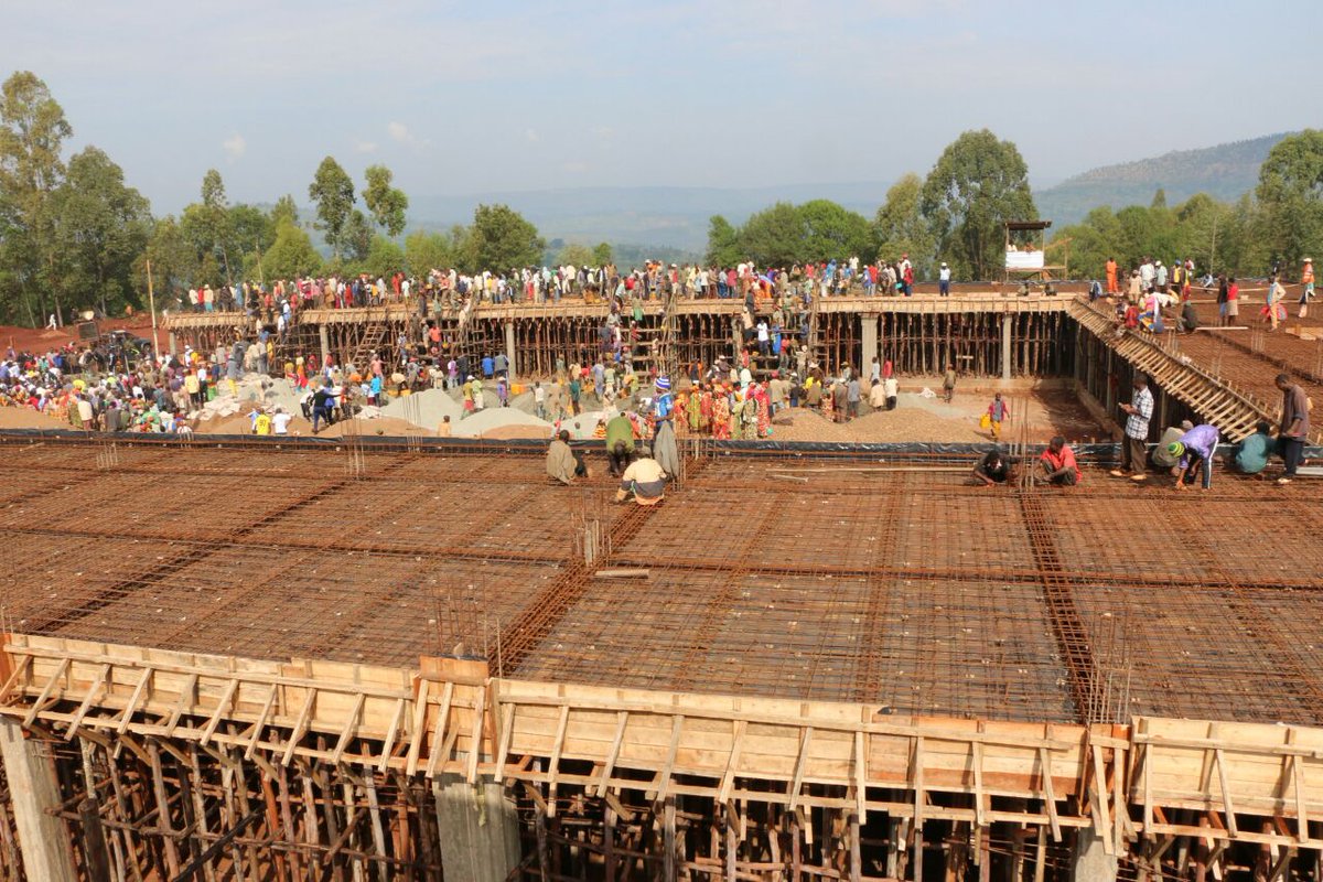 Burundi : TDC - Construction de l'Ecole Paramédicale de Nyarusange ( Photo : CNDD-FDD 2017 )