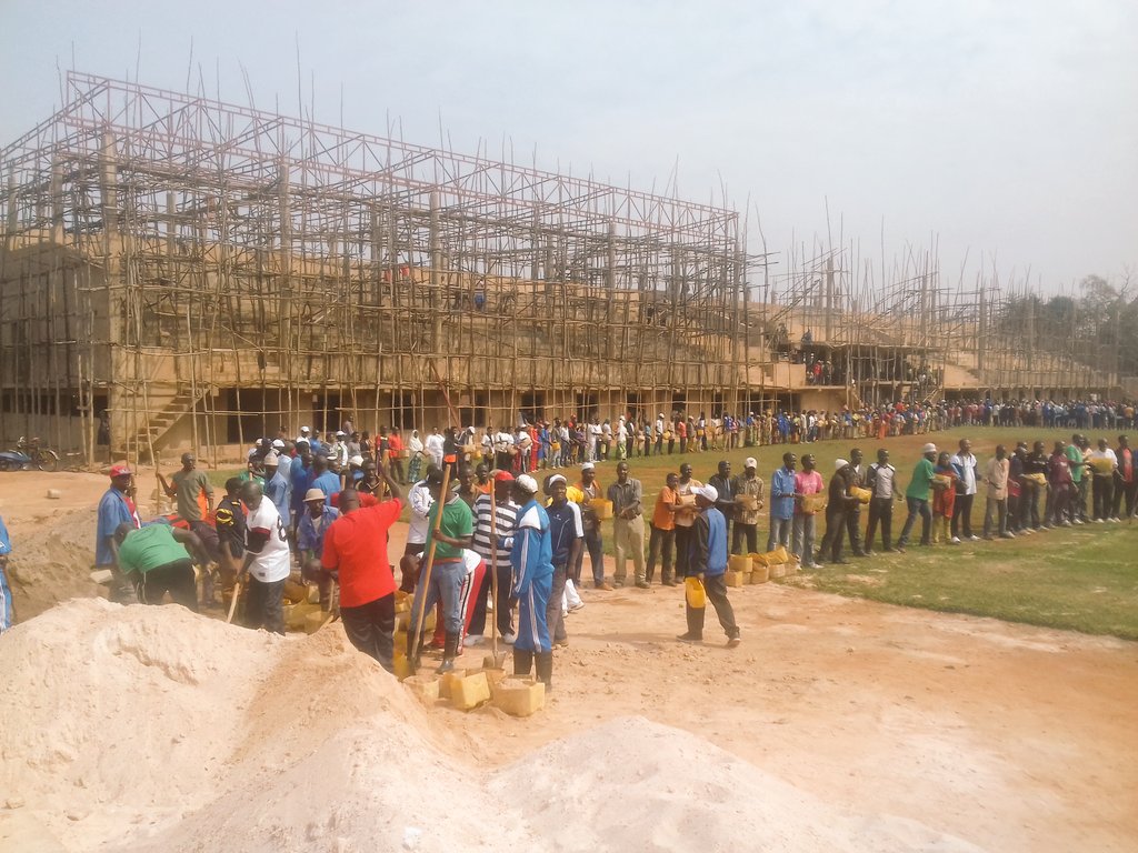 Burundi : TDC - Terminer les travaux du stade Kugasaka de Ngozi. ( Photo : Doriane Munezero 2017 )