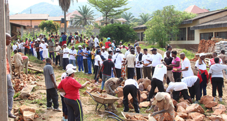 Burundi : TDC à Bujumbura - Construction de salles de classe du Lycée Municipal de Gihosha ( Photo : assemblee.bi 2017 )