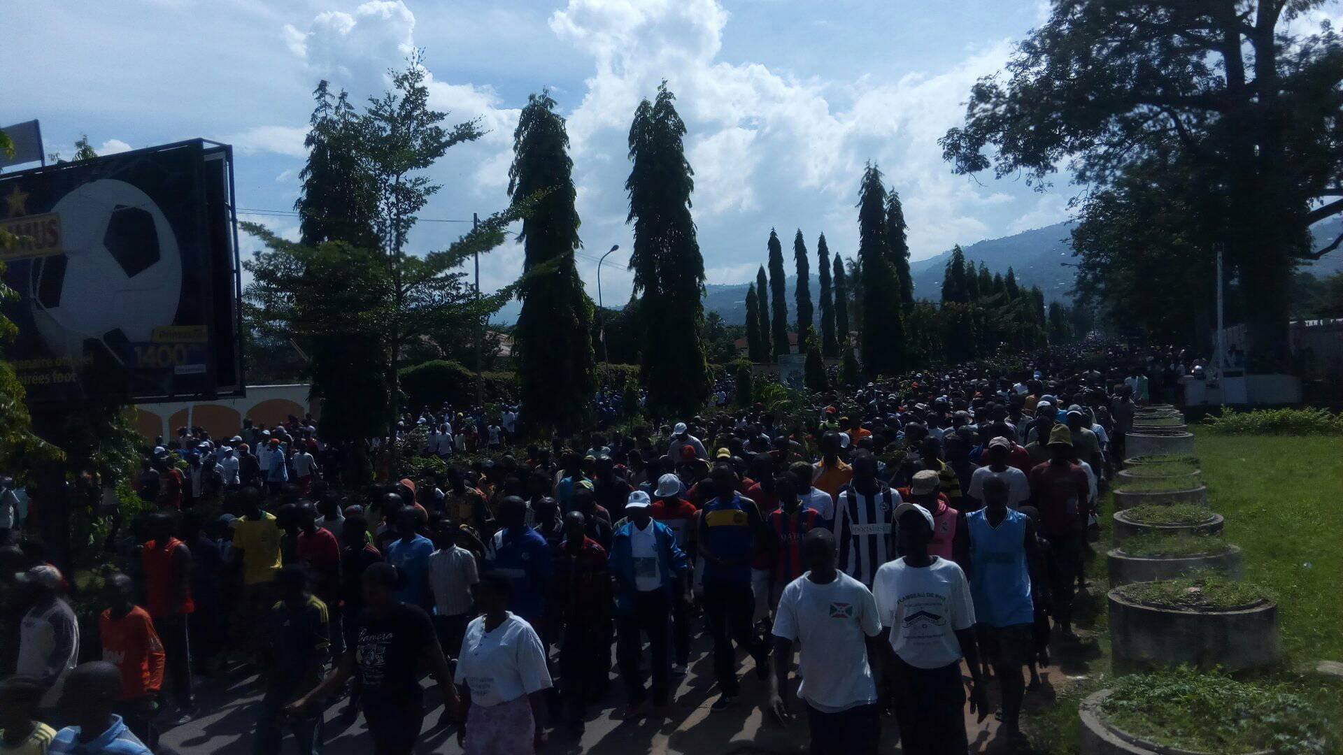 Burundi: 50 000 Barundi contre une négociation forcée avec les putschistes de 2015 ( Photo : LIGUE IZERE NTIWIHEBURE - 2017 )