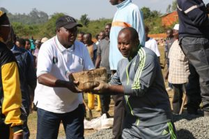 Burundi : TDC - Construction du stade moderne de Cankuzo ( Photo :Ikiriho , Medard NIYIMPAYE 2017 )