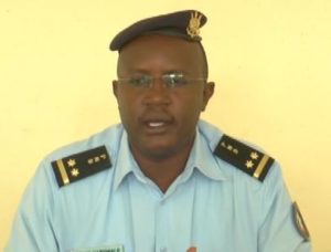 L'officier de la Police Nationale du Burundi (PNB) Museremu Alfred, Commandant de la police spéciale de roulage et de la sécurité routière (PSR-SR) - Photo RTNB 2017 