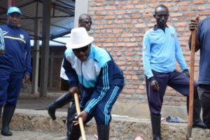 Burundi : TDC - Pavage des allées du Marché Moderne de Rukeco ( Photo : RTNB 2017 )