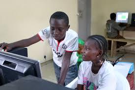 Burundi : Initiation des jeunes à la culture du numérique ( Photo : RTNB 2017 )