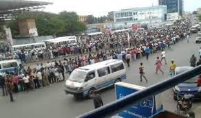 Burundi : 4 bus de l’OTRACO en plus le soir aux parkings à Bujumbura (photo : RTNB  )