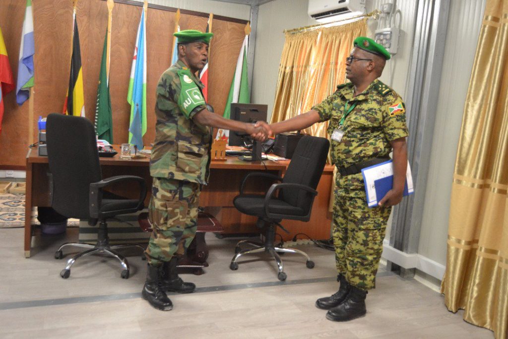 Burundi : 1 officier Burundais remplace 1 Kényan à l'AMISOM ( Photo : BARATUZA Gaspard   2017 )