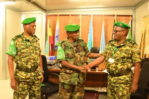 Burundi : 1 officier Burundais remplace 1 Kényan à l'AMISOM ( Photo : ikiriho 2017 )