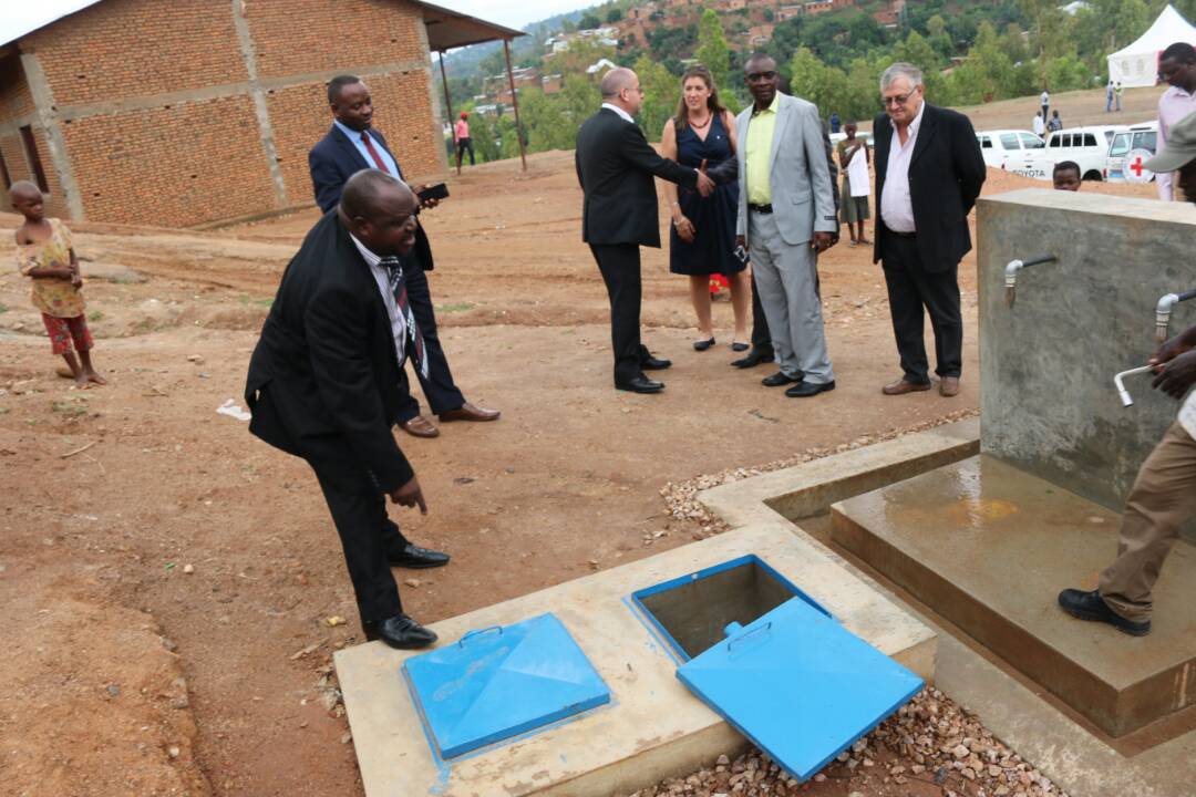 Burundi : L'eau pour plus de 56.000 citoyens de Musaga à Bujumbura ( Photo : IKIRIHO  2017 )