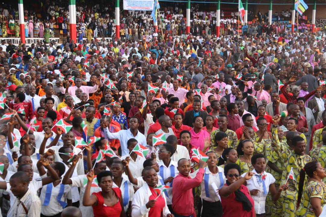 Burundi : 100.000 Barundi à la Prière d'Action,l'UMUGANIRO ( Photo : Amb. Willy Nyamitwe 2017 )