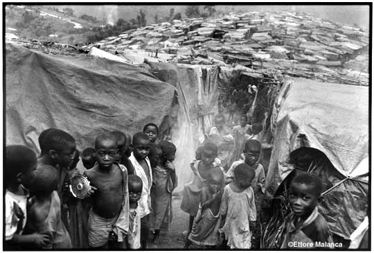 Au Burundi, les camps de concentrations HIMA contre les HUTU BARUNDI entre 1996 et 2003.