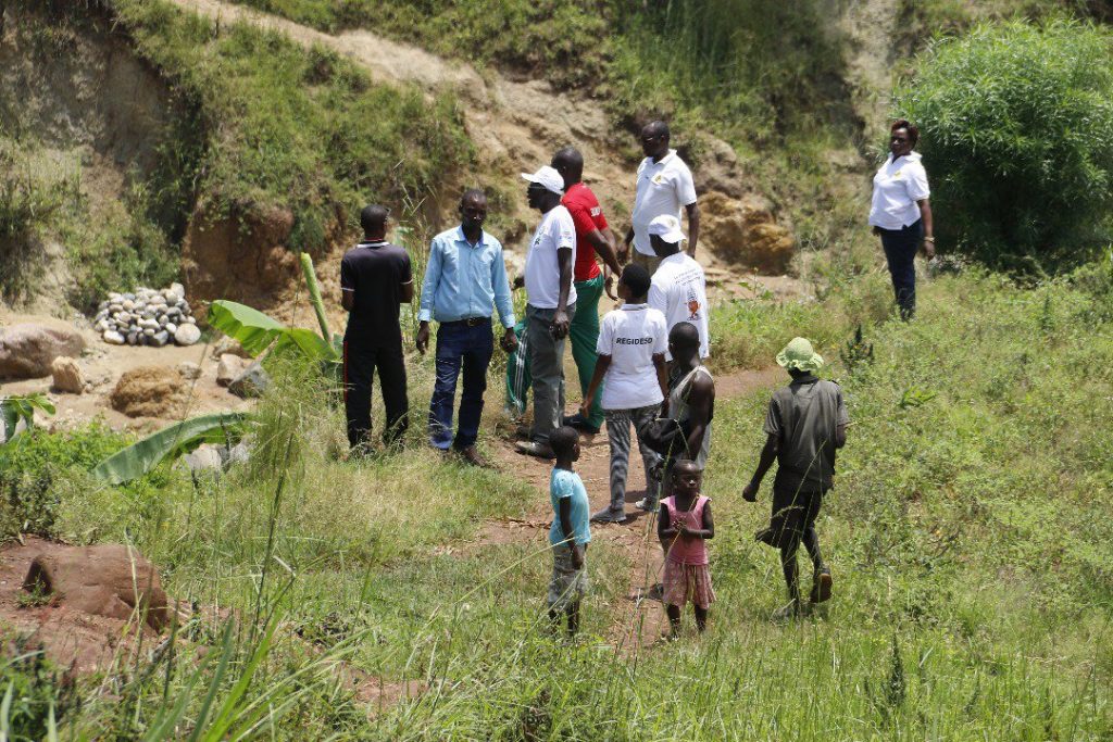 Burundi : Le -TUTSI- DG REGIDESO parle des travaux sur la Rivière Ntahangwa ( Photo : IKIRIHO  2018 )