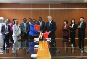 Muloni and Shoujun sign the cooperation MoU (Image: CNNC)