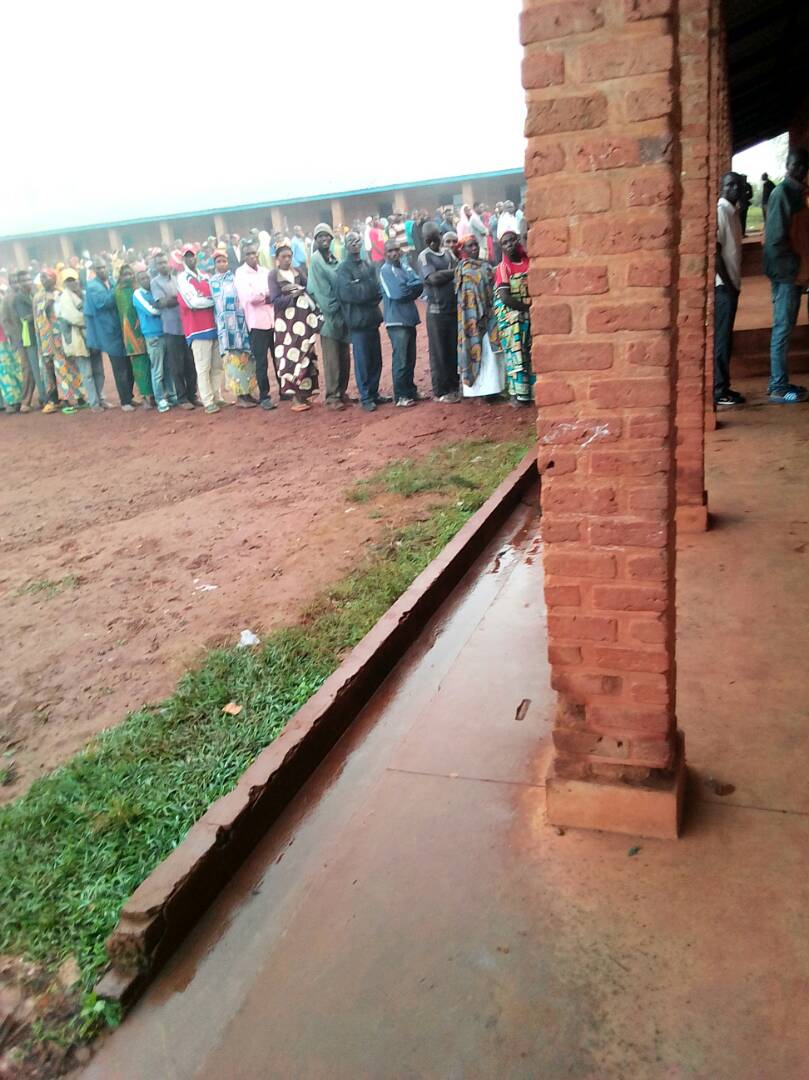 Burundi : CIBITOKE - Le vote pour le REFERENDUM CONSTITUTIONNEL 2018 ( LE RENOUVEAU ; Manariyo Elvis 2018 )