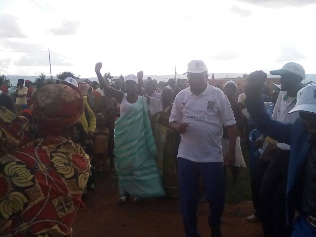 Burundi / REFERENDUM 2018 - DAY 4/13 :  MWARO - FRODEBU NYAKURI de Feu NDADAYE MELCHIOR pour le OUI -EGO- ( Photo : ikiriho  2018 )