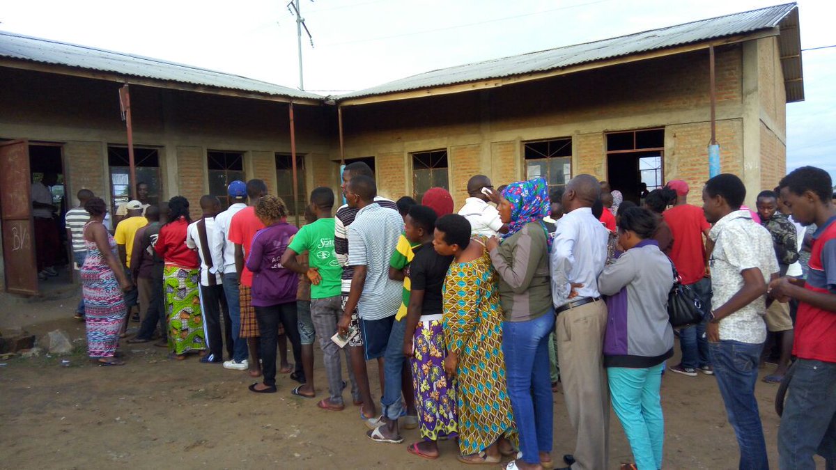 Burundi : MURAMVYA - Le vote pour le REFERENDUM CONSTITUTIONNEL 2018 ( PHOTO : IKIRIHO  2018 )