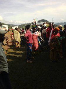 Burundi – REFERENDUM 2018 : MURAMVYA  EGO/OUI 77,9%  OYA/NON 15,3% ( Photo : indundi mag  2018 )