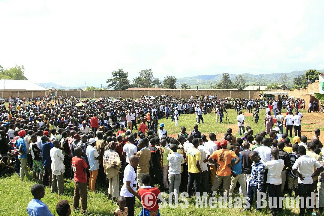 Burundi / REFERENDUM 2018 – DAY 5/13 : CIBITOKE - AMIZERO Y’ABURUNDI demande TORA-OYA-, NON ! ( Photo : IKIRIHO, SOSBURUNDI 2018 )
