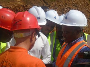 Burundi : Les Miniers HUTU contents - 14 tonnes d'or à Mabayi ( Photo : IKIRIHO 2018 )