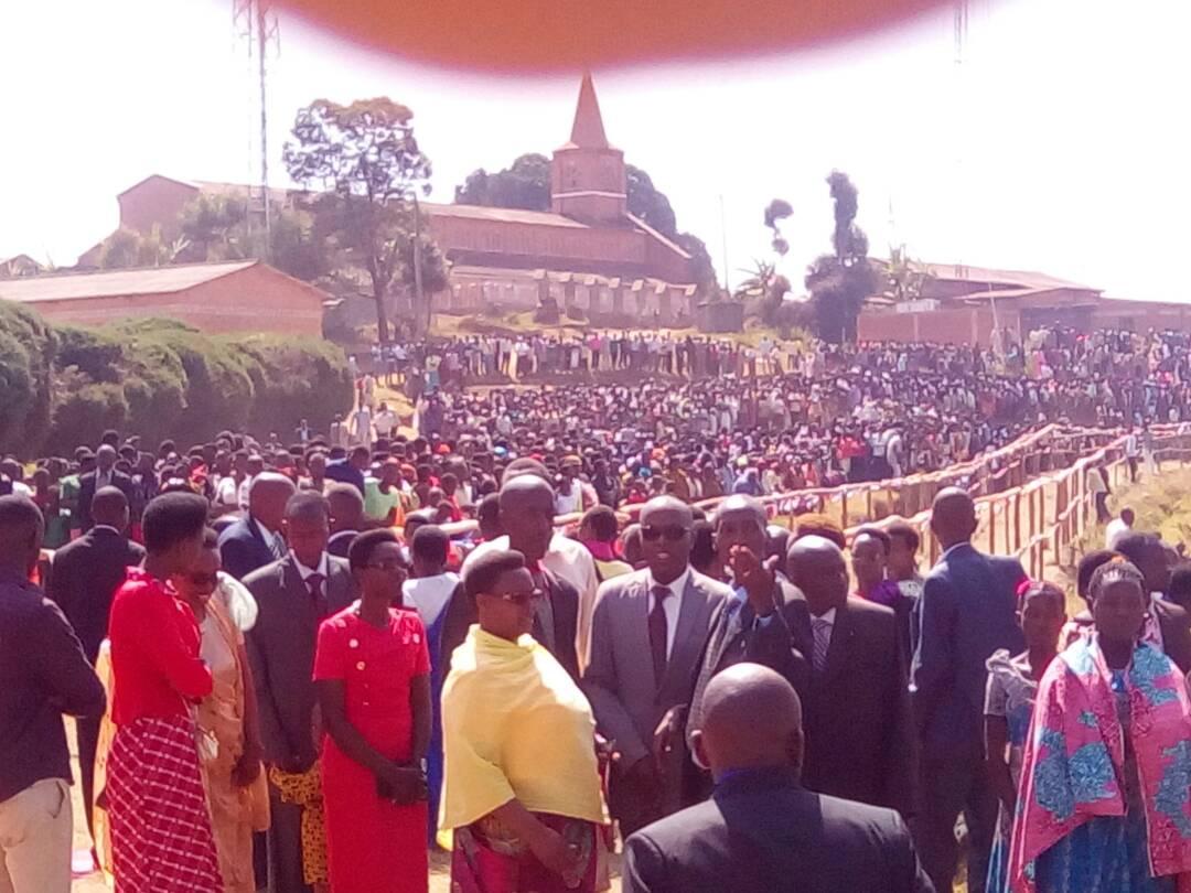 Burundi : Cérémonie d'ordination sacerdotale de 14 diacres ( Photo : Senat.bi 2018 )