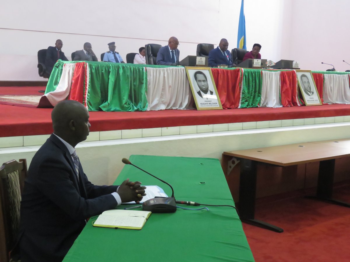 Burundi : L'Assemblée Nationale vote le bitumage de la Route Bururi-Gitega ( Photo : ASSEMBLEE.BI  2018 )