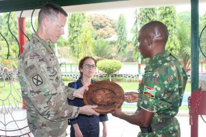 Burundi : Une visite de militaires US - AFRICOM aux FDNB ( Photo  : Twinyoni News  2018  )
