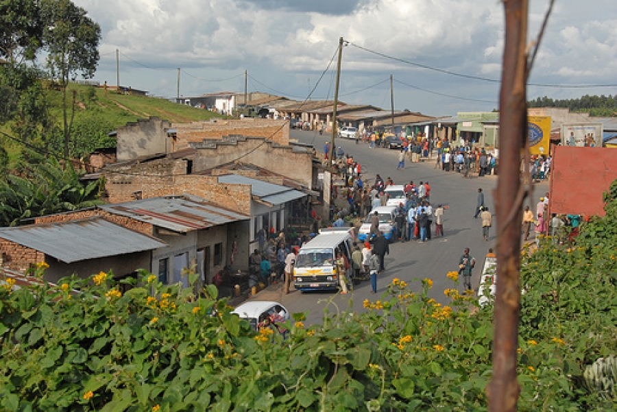 Burundi : La Police arrête 14 voleurs dévalisant des camions ( Photo : tourdumondepepere.com, RPA,  2018)