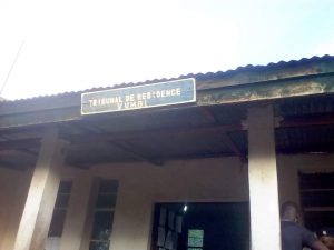 Burundi : 18 mois de prison pour un chef de zone avec 23 L de Kanyanga ( Photo : INTUMWA  2018 )