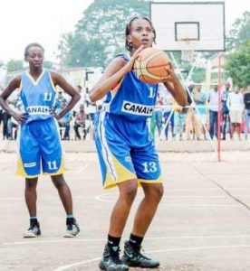 Burundi : NIYONKURU Elsa, meilleure joueuse 2018 en basketball, Division A ( Photo : PPBDI.COM 2019 )