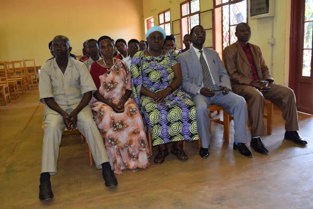 Burundi : L'Université de NGOZI sort ses 13 premiers dentistes ( Photo : Le Renouveau  2019 )