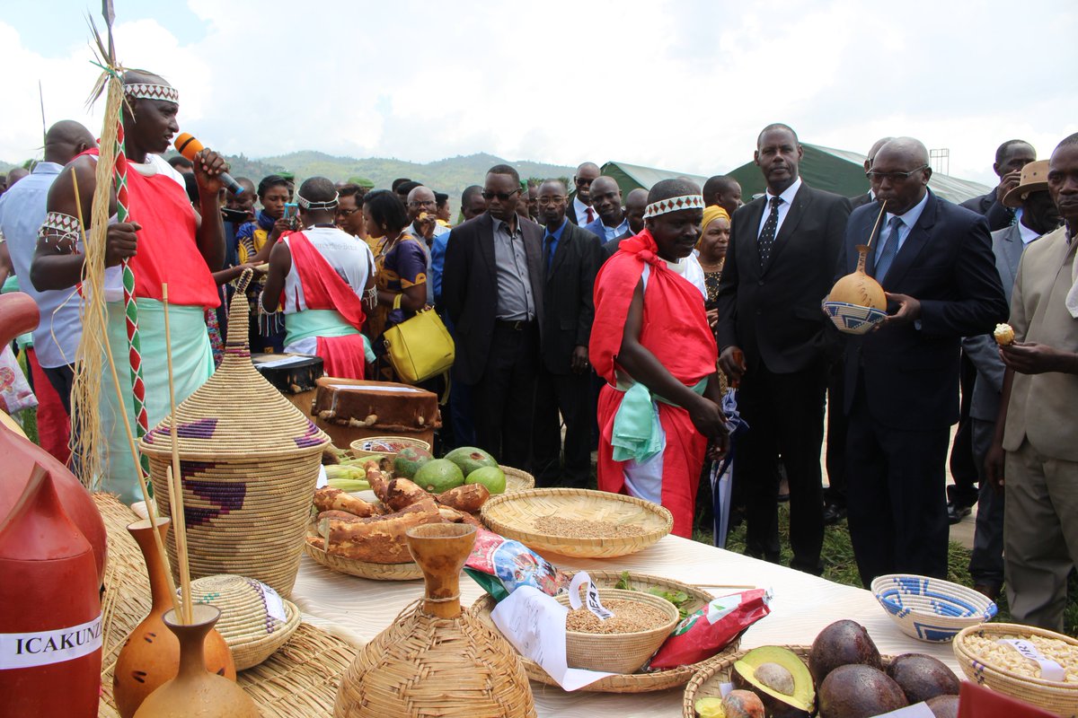 Burundi : L’ESCEM organise une journée culturelle EAC ( Photo : RTNB.BI, MINISTERE DEFENSE BURUNDI,   2019 )