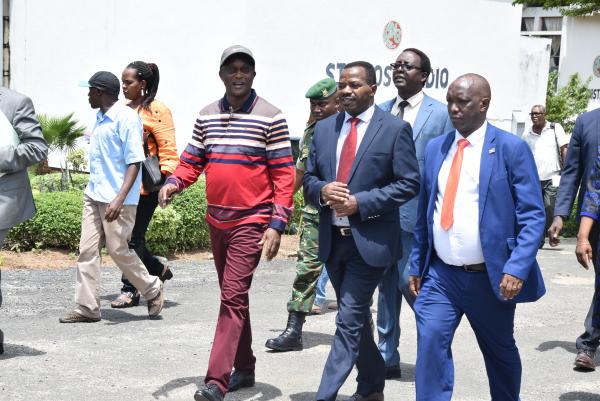Burundi : Le Vice Président rend visite à la RTNB ( Photo : RTNB.BI 2018 )