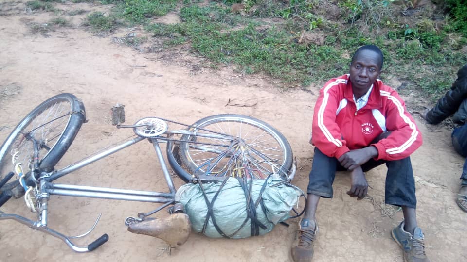 Burundi : Arrestation de 2 trafiquants illégaux de minerais à Muyinga ( Photo : Office Burundais des Mines et Carrières OBM 2019 )