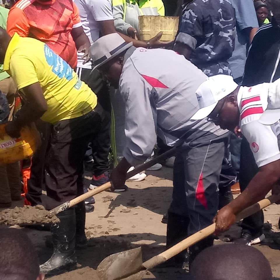 Burundi : TDC – Construction d'une salle au Lycée Gitaza, Rumonge ( Photo : INTUMWA – 2019 )