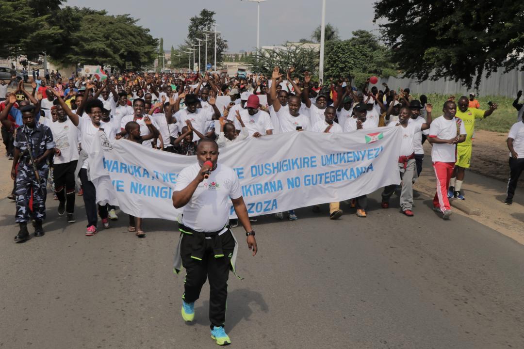 Burundi : Des milliers de jeunes Barundi défile pour la Women Day 2019 ( Photo : Umuringa Magazine, Intumwa Burundi, RTNB.BI 2019 )