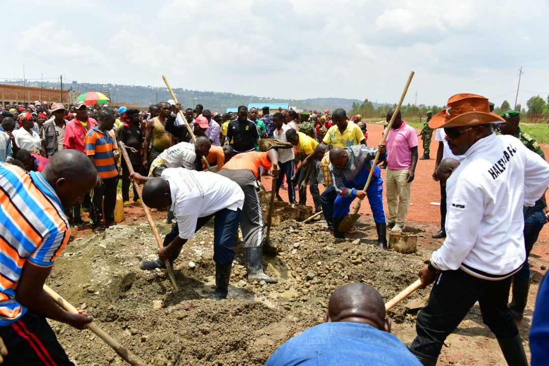Burundi : TDC - Construction de l'École Technique Professionnelle de Kinyami ( Photo : Le Renouveau 2019 )
