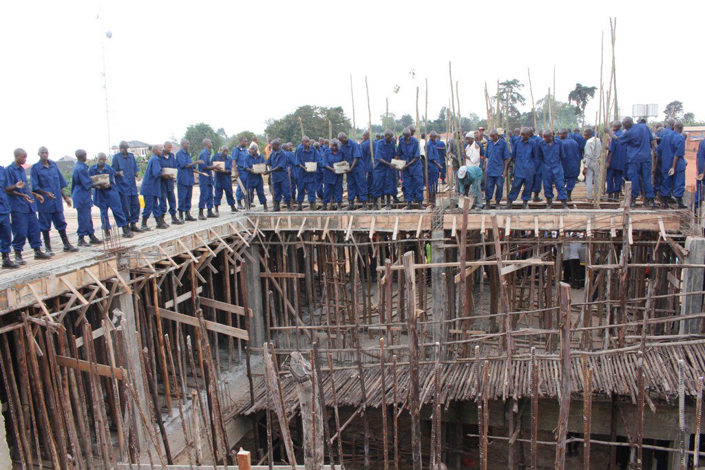 Burundi : TDC - Construction de l'École Technique Professionnelle de Kinyami  ( Photo : Ladislas MANIRAKIZA, UBUMWE   2019 )