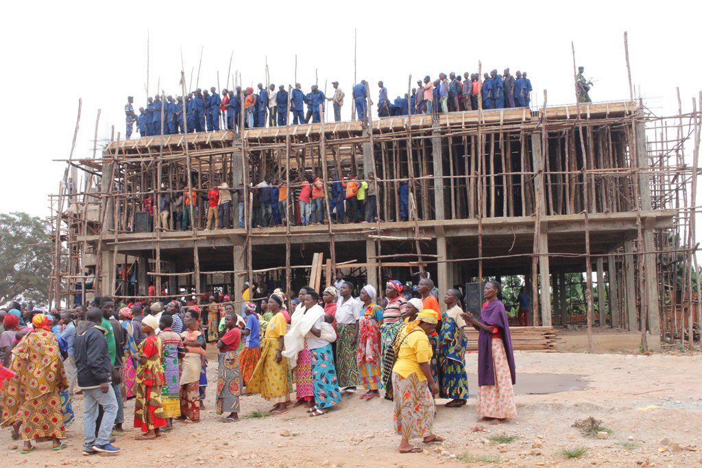 Burundi : TDC - Construction de l'École Technique Professionnelle de Kinyami  ( Photo : Ladislas MANIRAKIZA, UBUMWE   2019 )