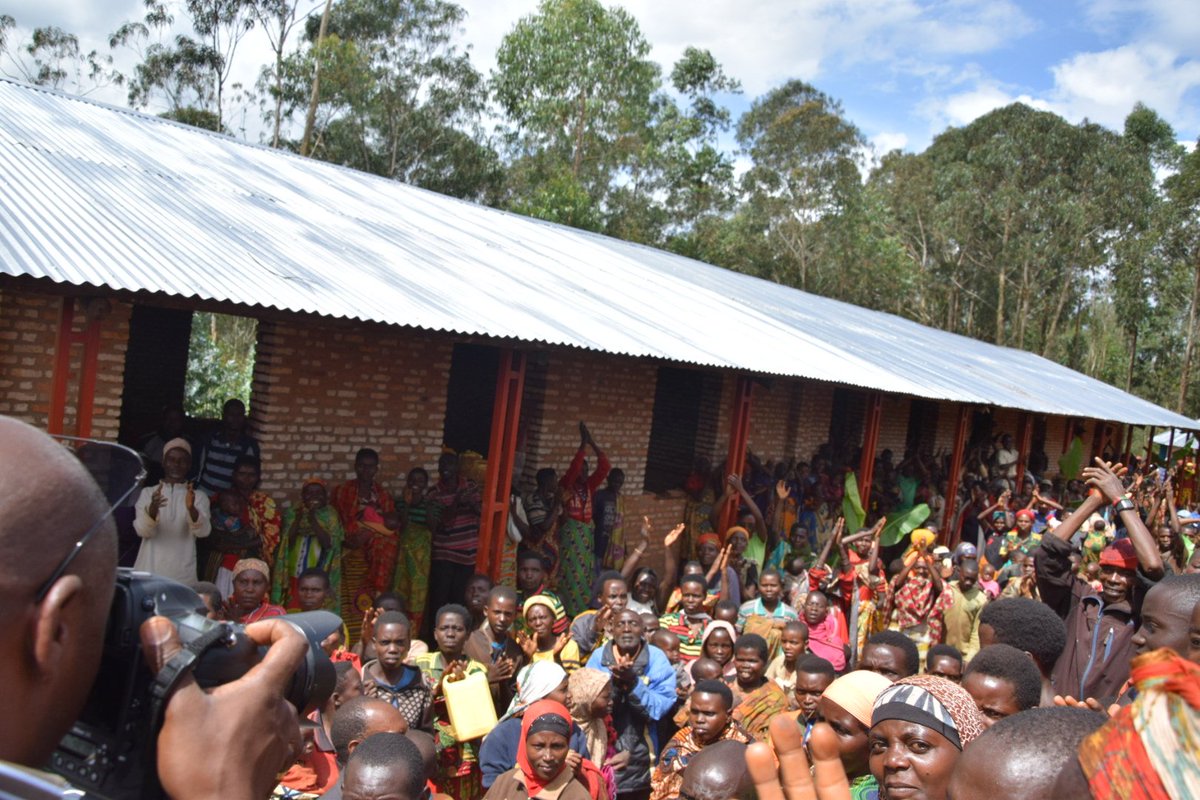 Burundi : TDC - Pavage des salles de classe de l' ECOFO Mafuro ( Photo : RTNB.BI  2019 )