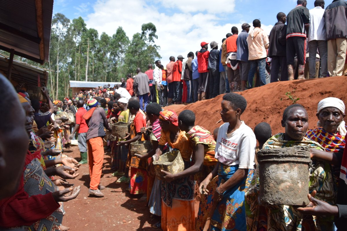 Burundi : TDC - Pavage des salles de classe de l' ECOFO Mafuro ( Photo : RTNB.BI  2019 )