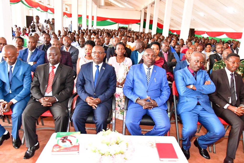 Burundi : Moralisation à Cibitoke – Le Président rappelle L’UBUNTU  ( Photo : Le Renouveau  2019 )