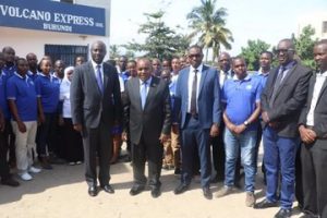 Burundi : Le Vice Président félicite l'agence de transport VOLCANO ( Photo : Le Renouveau 2019 )