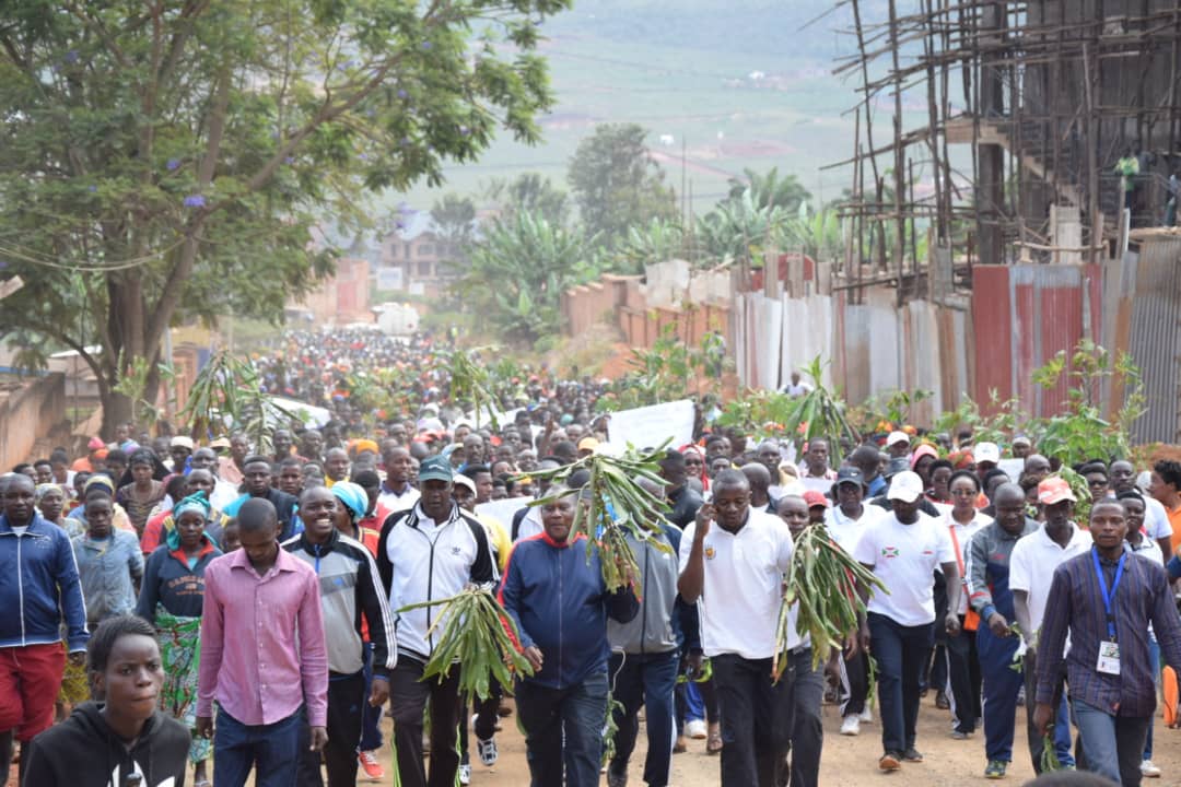 Burundi : Manifestation - 200.000 Barundi contre les média occidentaux ( Photo : EJOHEZANEWS, IMWAHO, ABP, RTNB.BI, AJAPAFRICAINE )