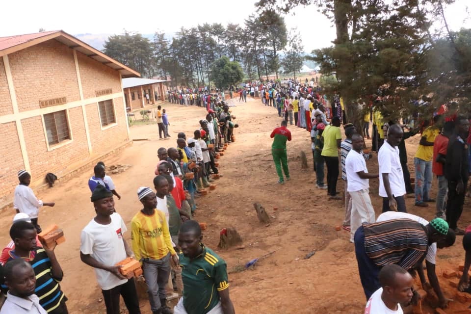 Burundi :TDC -Construction de l'extension du Lycée communal Cankuzo ( Photo : INTUMWA 2019 )