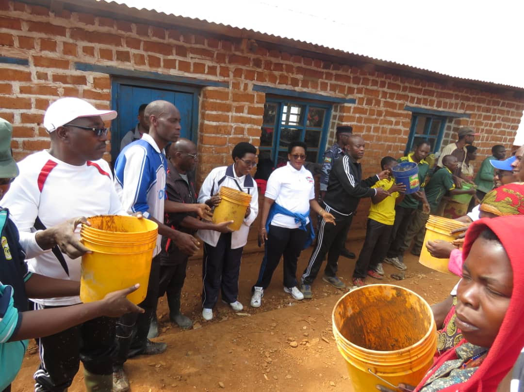 Burundi : TDC – Construire et paver des classe de l’ ECOFO Ruvuno ( Photo : RTNB.BI  2019 )