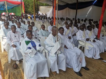 Burundi :  La paroisse catholique de KIRWENA et son jubilée d'or ( Photo : Le Renouveau  2019 )