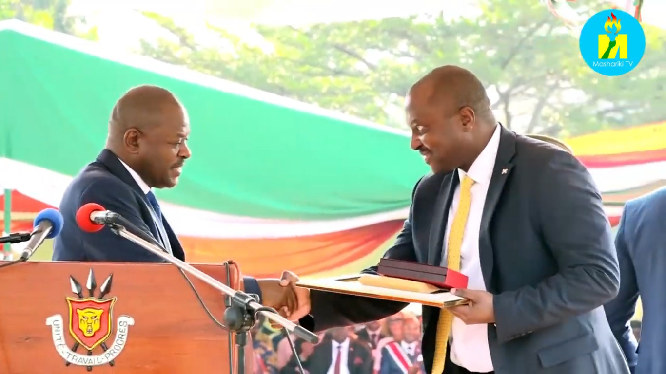 Burundi : Amb.SHINGIRO Albert primé, comme très grand Diplomate ( Photo : MASHARIKI TV  2019 )