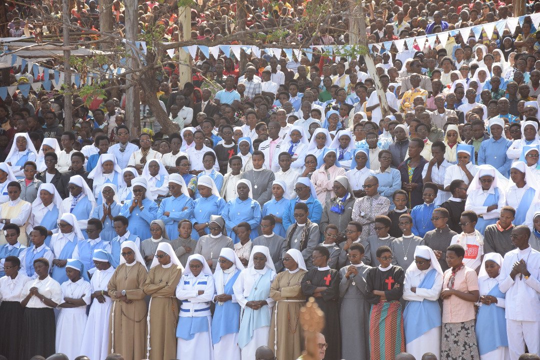 Burundi : Près de 100.000 Barundi à Mugera pour fêter l'Assomption ( Photo : Assemblee.bi, Province Gitega , RTNB.BI, Imvaho.org 2019 )