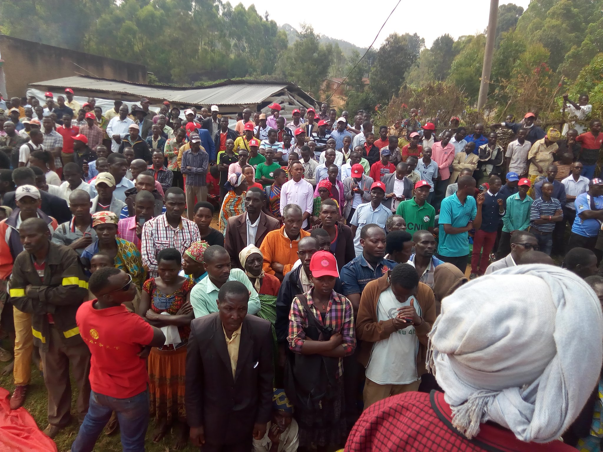Burundi : Le CNL inaugure sa permanence à Bururi, avec des citoyens méfiants ( Photo : CNL Burundi 2019 )