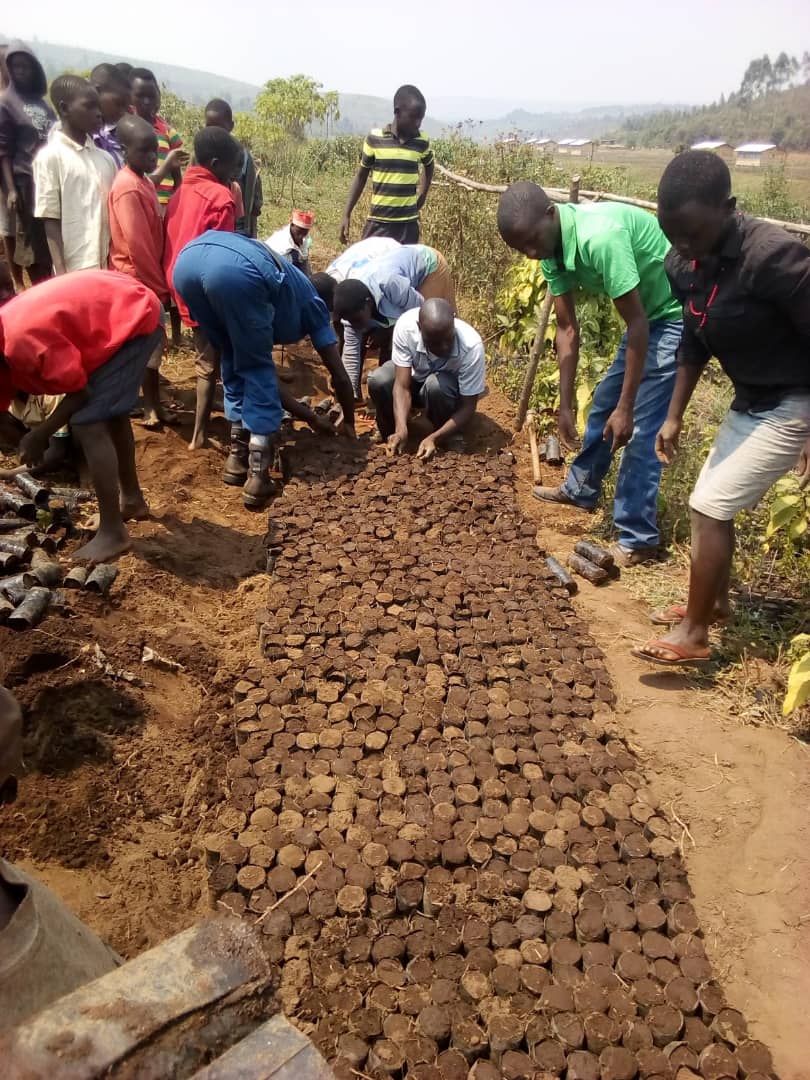 Burundi : La Police aide à l'encadrement de la jeunesse en vacances ( Photo : PNB.BI  2019 )